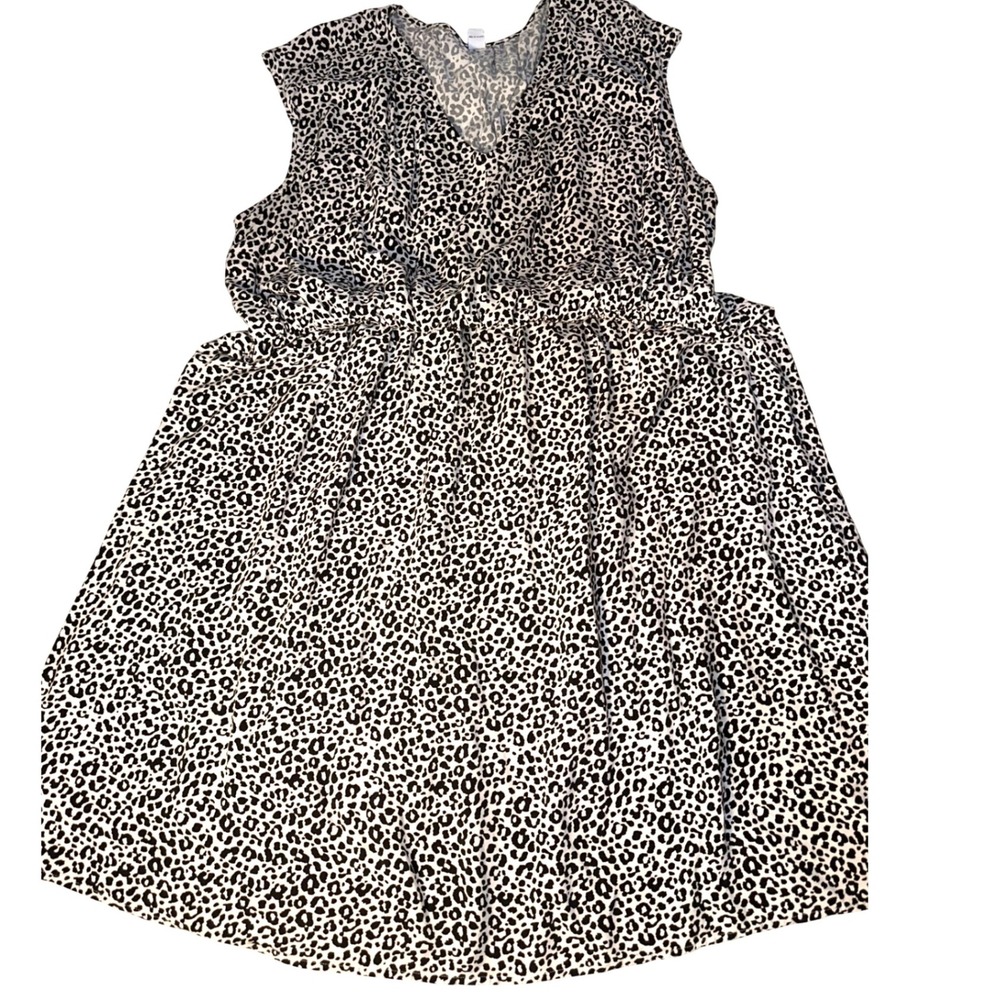 Old Navy Women 2X Plus Leopard Print Sleeveless V-Neck Elastic Waist Midi Dress